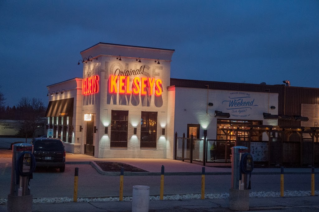 Kelseys Original Roadhouse | 124 Woodlawn Rd W, Guelph, ON N1H 1B2, Canada | Phone: (519) 826-0120