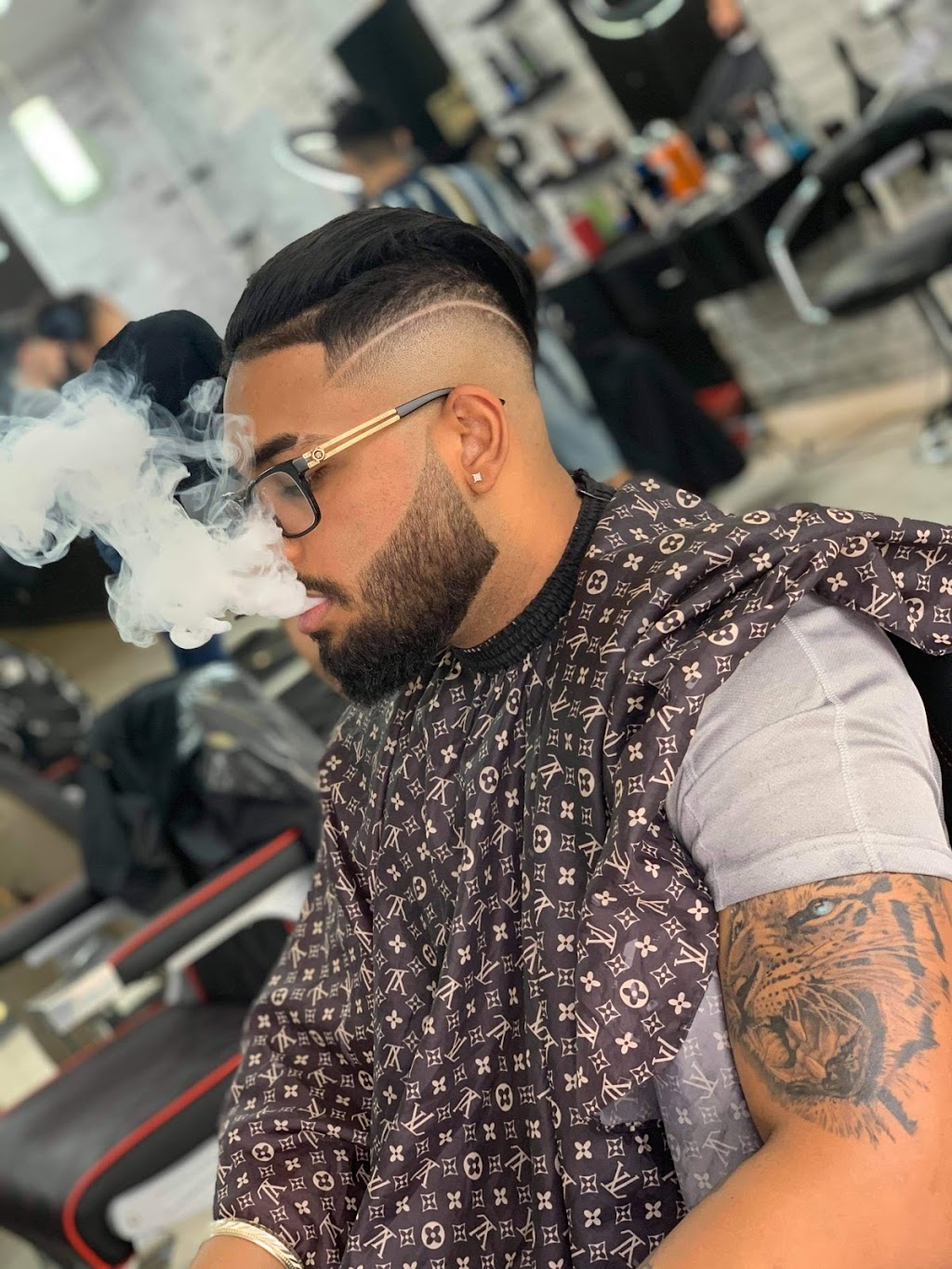 VIP Barbershop | 33550 South Fraser Way #7, Abbotsford, BC V2S 5G7, Canada | Phone: (604) 746-9927