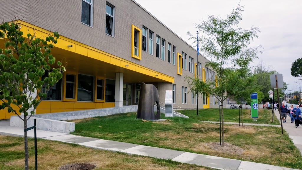 School François-De-Laval | 12050 Ave de Bois-de-Boulogne, Montreal, QC H3M 2X9, Canada | Phone: (514) 596-5540