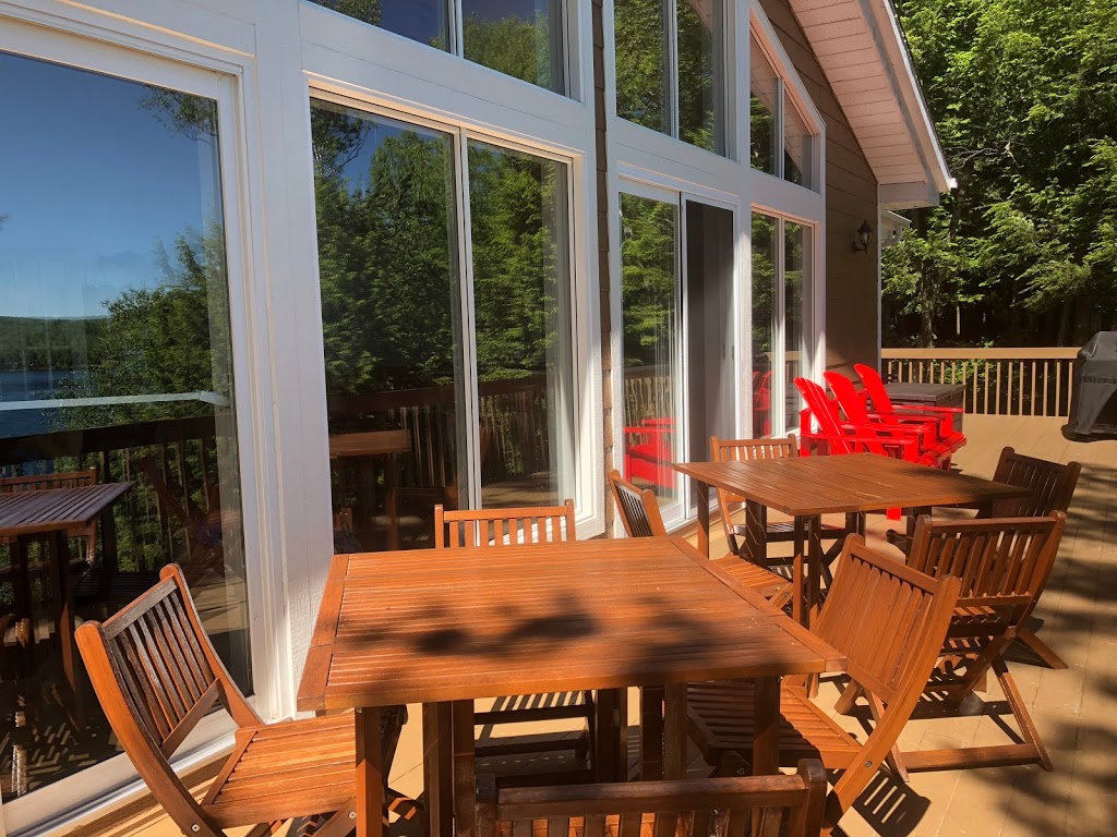 Chalet Aleximontois | 245 Boulevard Alexandre, Saint-Alexis-des-Monts, QC J0K 1V0, Canada | Phone: (514) 295-7843