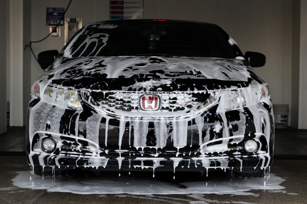 Echo Place Car Wash | 764 Colborne St, Brantford, ON N3S 3S1, Canada | Phone: (519) 754-0225