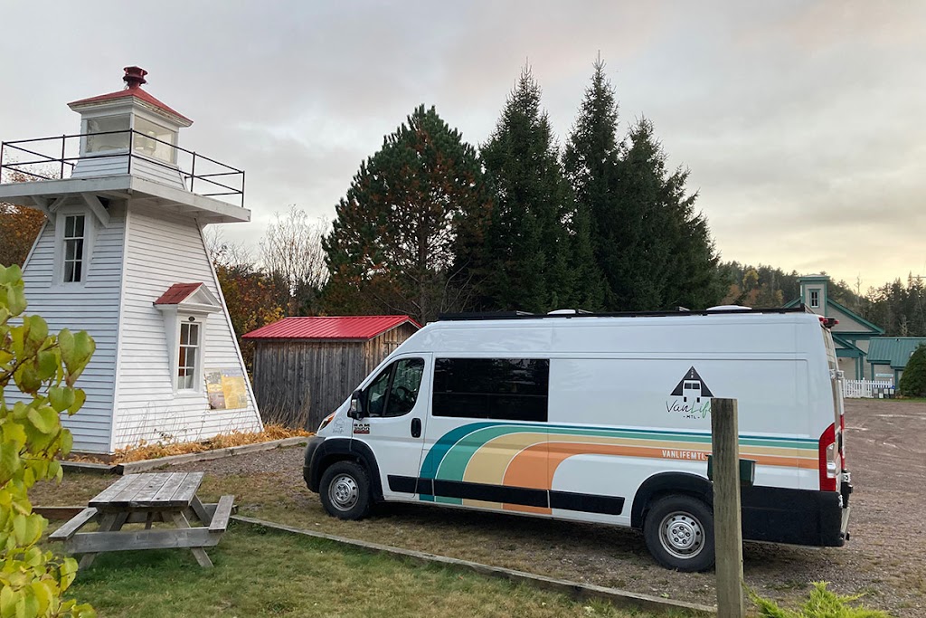 VanLife Mtl | 2716 Rue Lapierre, LaSalle, QC H8N 2W9, Canada | Phone: (514) 903-1995
