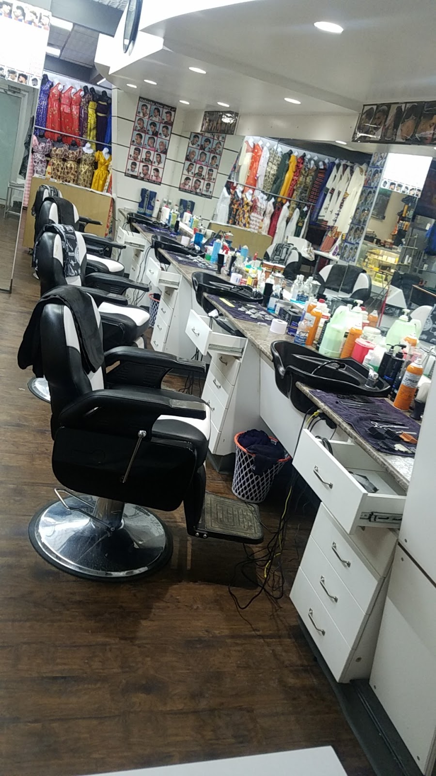 FRESH Barber & Fashion | hair care | 10732 107 Ave NW, Edmonton, AB T5H 0W8, Canada | 7807587178 OR +1 780-758-7178