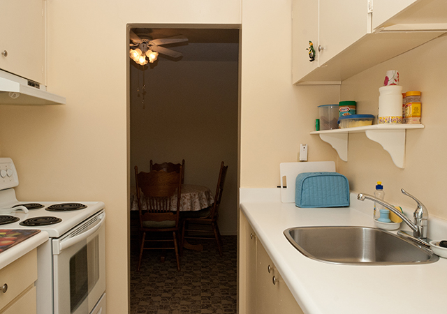 Mary Street Apartments | 534 Mary St E, Whitby, ON L1N 2R1, Canada | Phone: (905) 666-2450