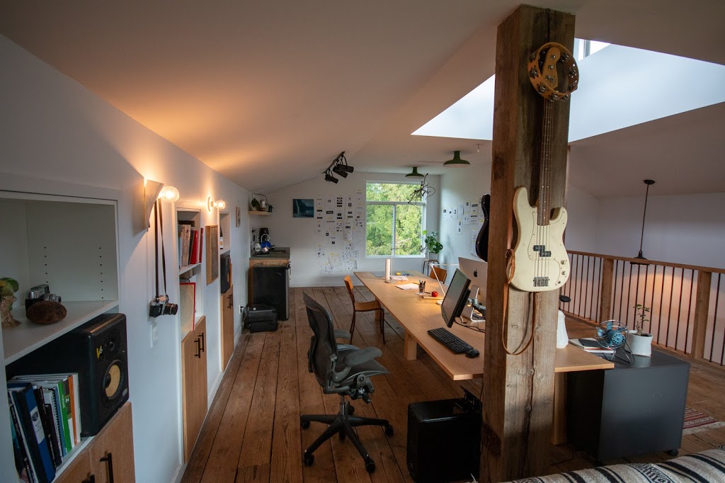 Hank White Co | 1850 Swayne Rd, Errington, BC V0R 1V0, Canada | Phone: (604) 783-5102