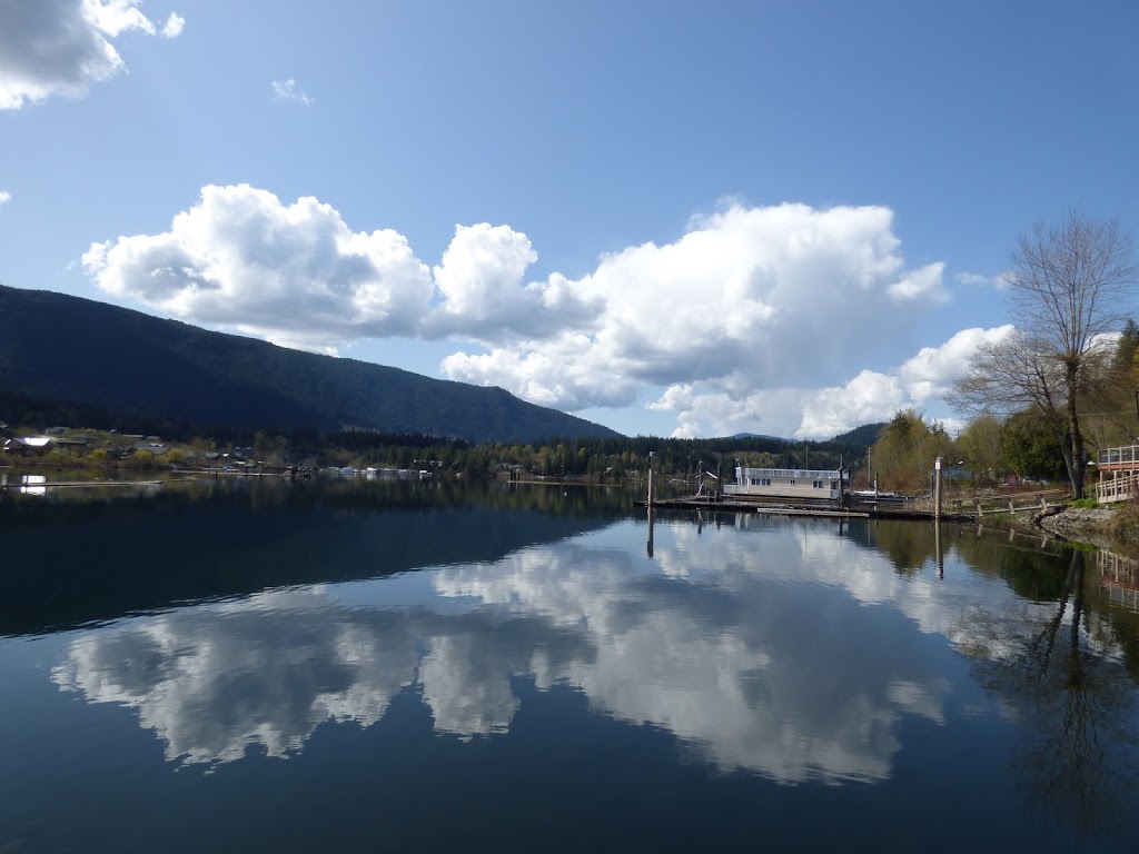Crown House Bed & Breakfast | 207 N Shore Rd, Lake Cowichan, BC V0R 2G0, Canada | Phone: (250) 749-1016