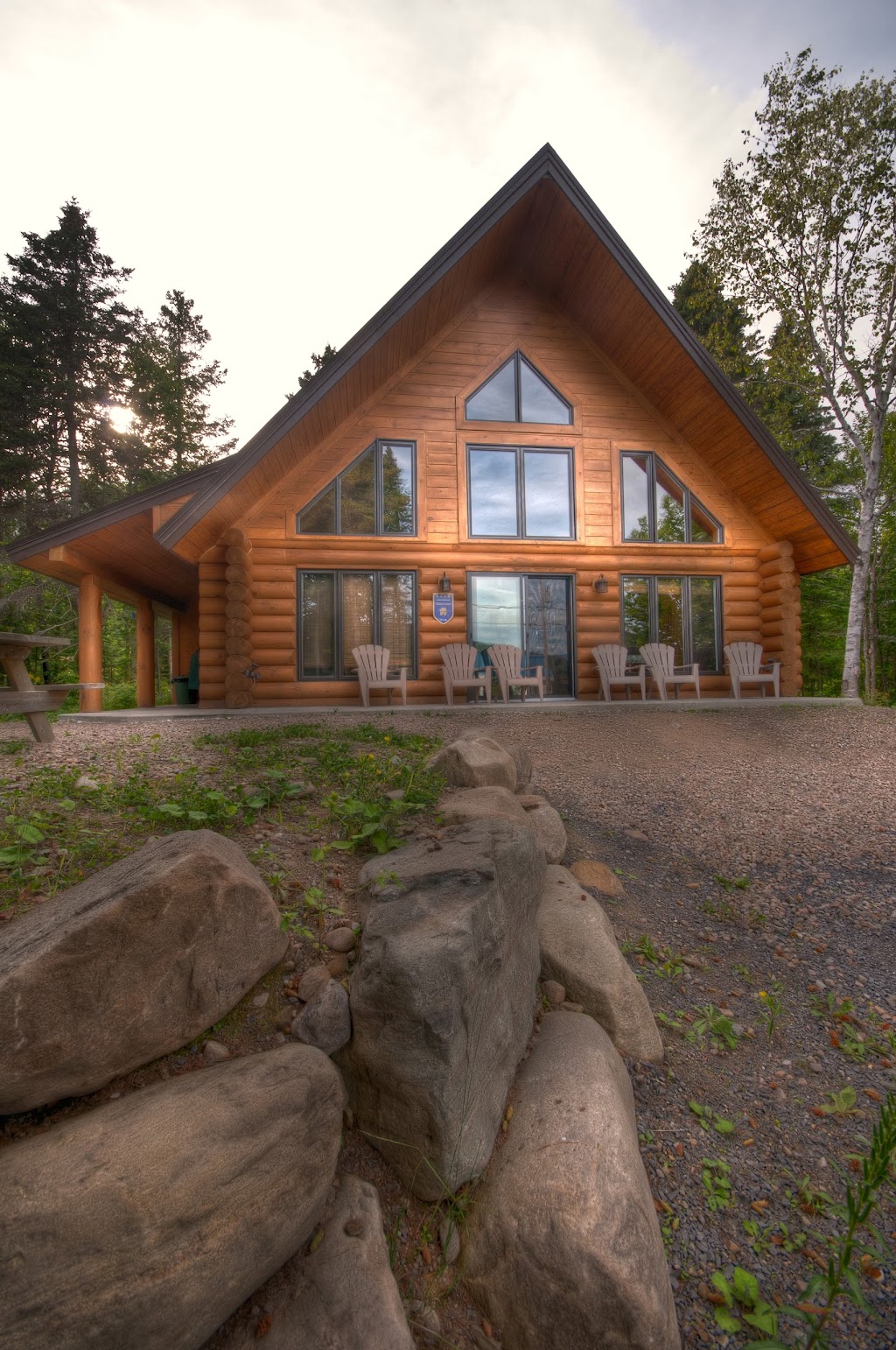 Le Chalet Bois Rond Relax | 46 Rue Ceinture du Lac, Saint-Tite-des-Caps, QC G0A 4J0, Canada | Phone: (418) 823-1184