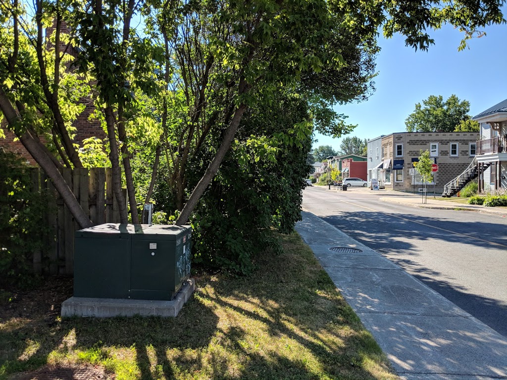 Café-Théâtre de Chambly | 2447 Avenue Bourgogne, Chambly, QC J3L 2A5, Canada | Phone: (450) 447-2953