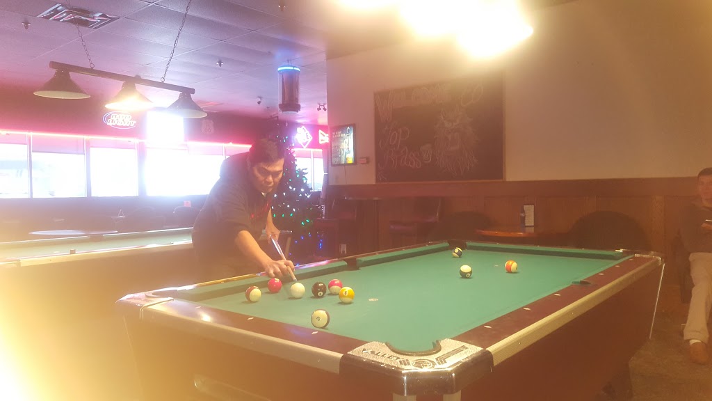 McCall Lake Plaza | 1725 32 Ave NE, Calgary, AB T2E 7C8, Canada