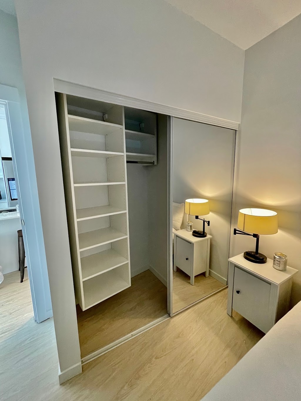 Expresscloset | 1661 Quebec St, Vancouver, BC V6A 0H6, Canada | Phone: (778) 837-1623
