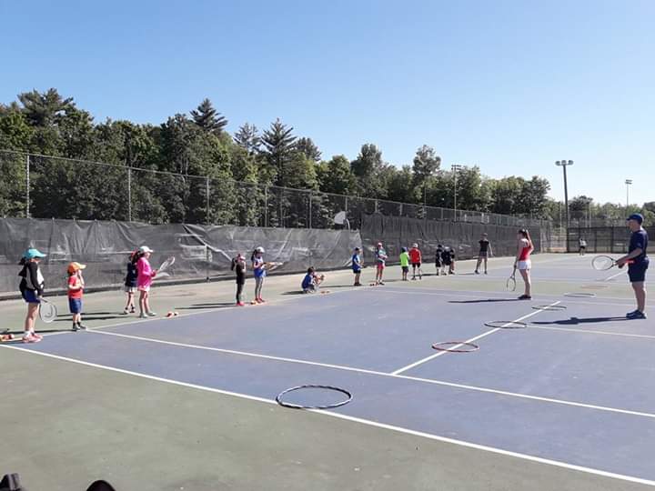 Club De Tennis De Buckingham | 580 Rue Maclaren E, Gatineau, QC J8L 2W1, Canada | Phone: (819) 592-1069