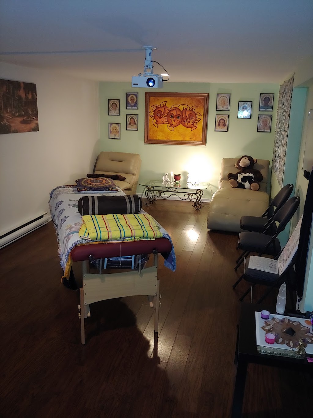 www.Centrereikimontreal.com | 1024A Bd Perrot, Notre-Dame-de-lÎle-Perrot, QC J7V 3H8, Canada | Phone: (514) 704-3374