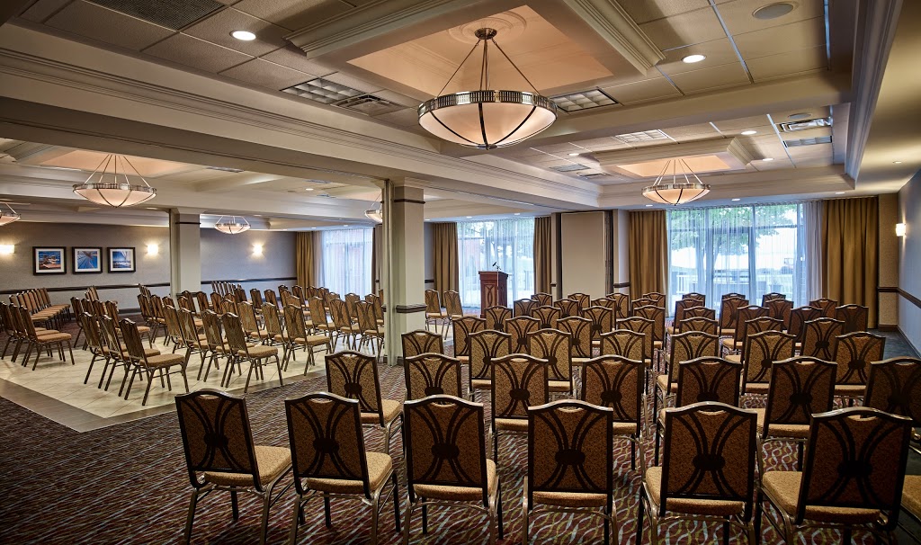 Waterfront Hotel Burlington | 2020 Lakeshore Rd, Burlington, ON L7R 4G8, Canada | Phone: (905) 681-5400