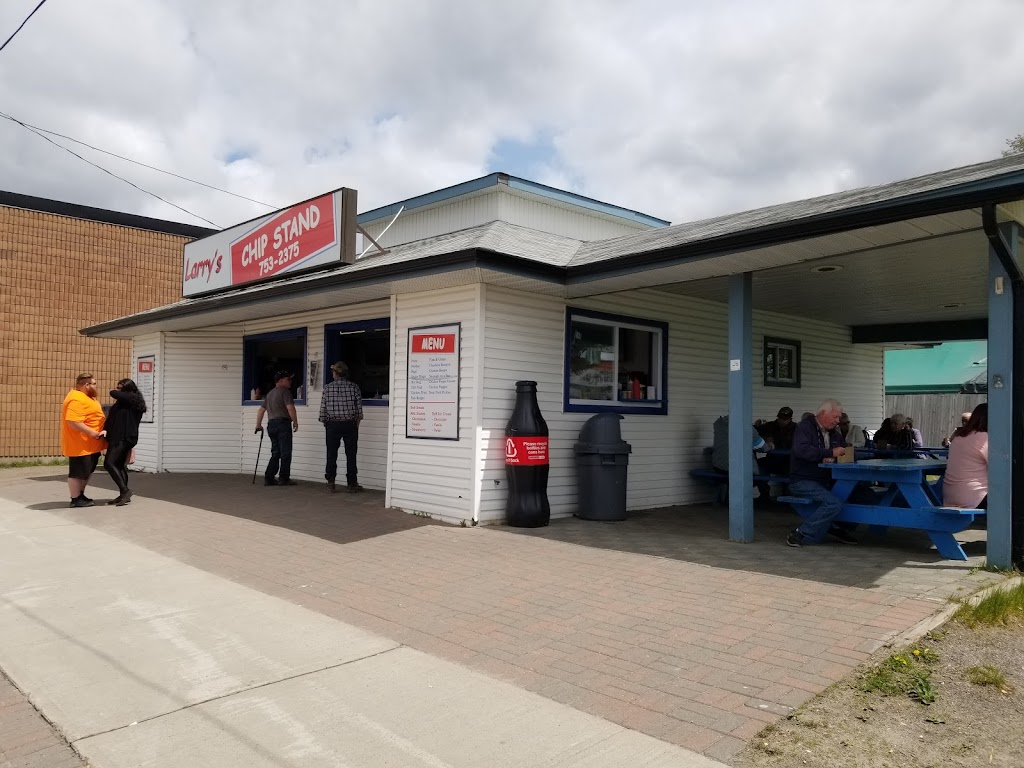 Larrys Chip Stand | 230 Main St, Sturgeon Falls, ON P2B 1P4, Canada | Phone: (705) 753-2375