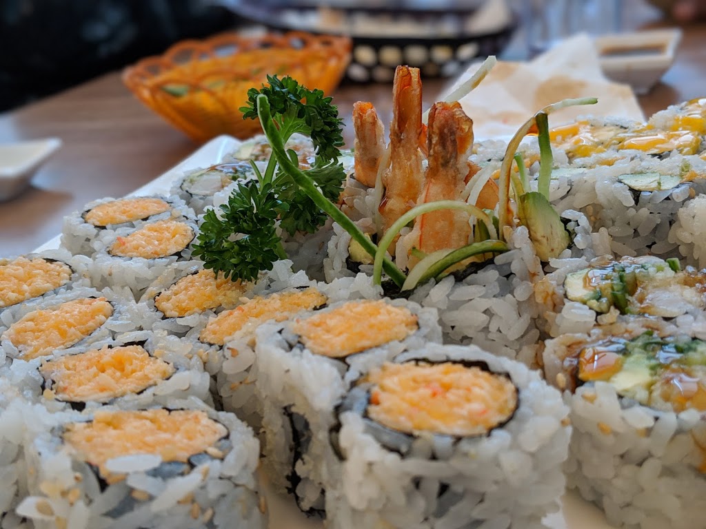 Maki Zushi | 15 Ringwood Dr, Whitchurch-Stouffville, ON L4A 8C1, Canada | Phone: (905) 591-2646