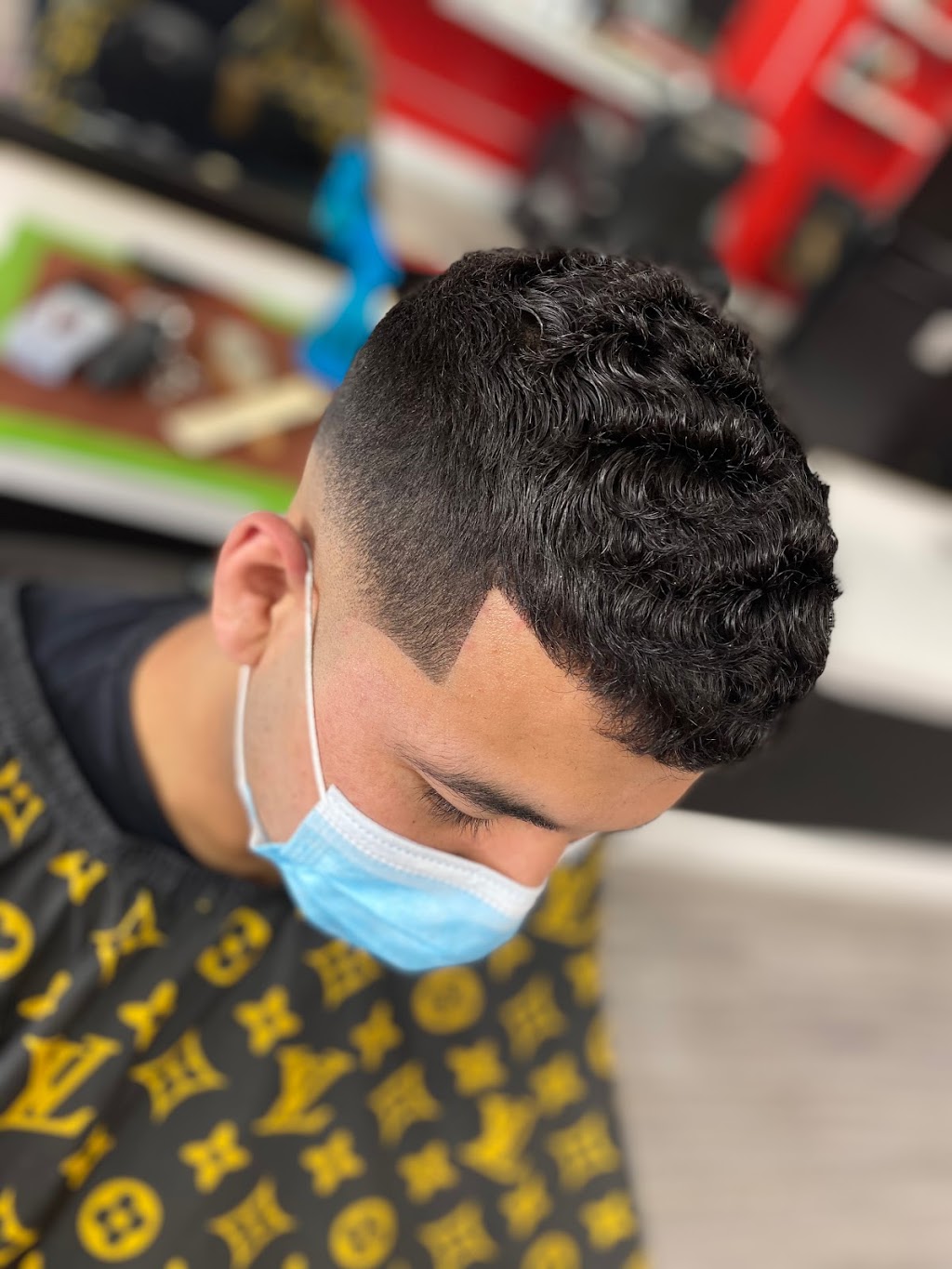 Oro Barber Shop | 23 Macdonell St, Guelph, ON N1H 2Z4, Canada | Phone: (519) 763-3203