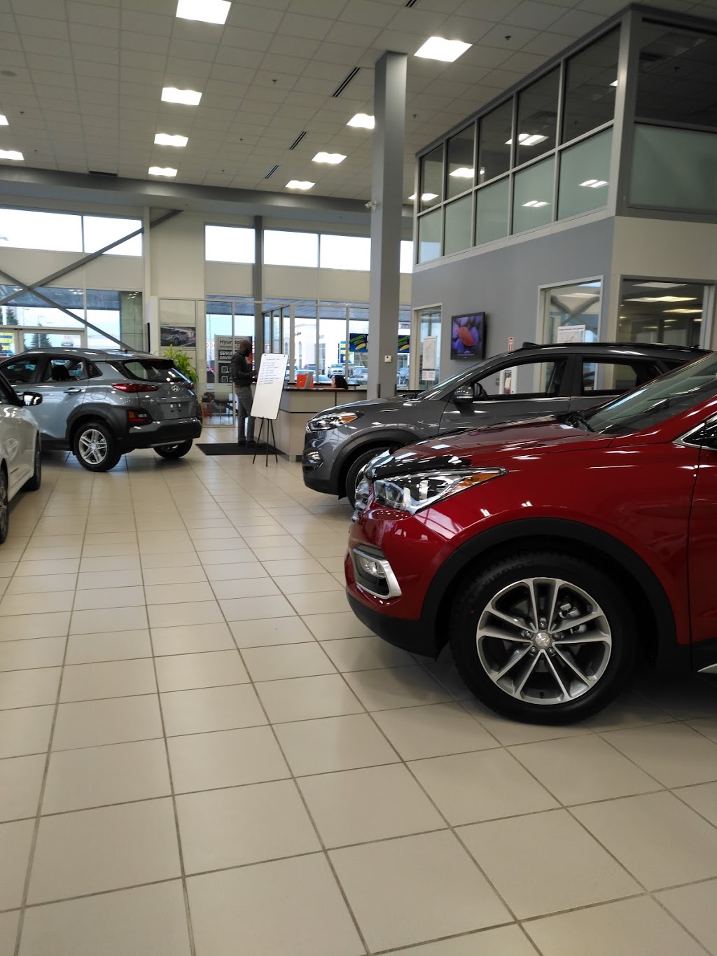 Hyundai On Hunt Club | 390 W Hunt Club Rd, Nepean, ON K2E 1A5, Canada | Phone: (613) 688-3600