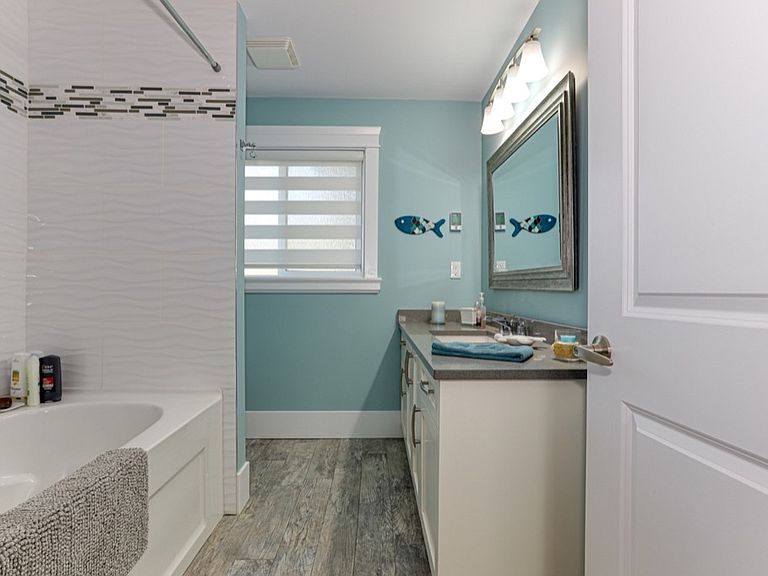 Professional Finish Painters | 897 Maltwood Terrace, Victoria, BC V8X 5G2, Canada | Phone: (778) 677-9474