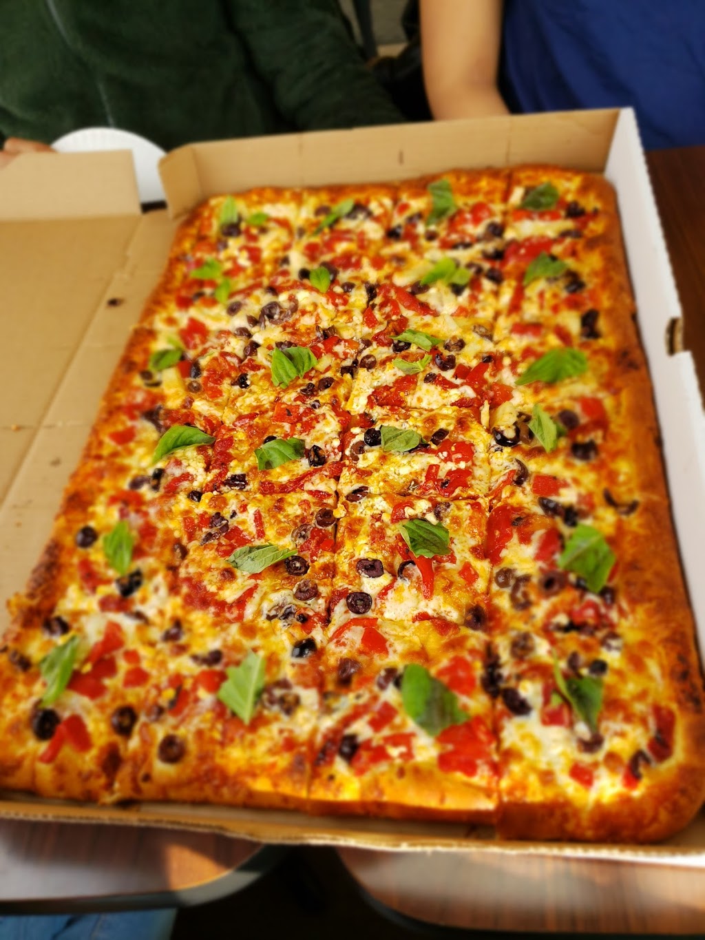 Pizza Break | 3560 Rutherford Rd #63, Woodbridge, ON L4H 3T8, Canada | Phone: (905) 553-4040