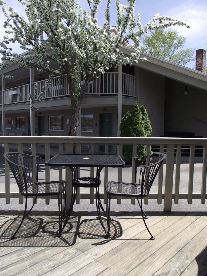 The Lakefront Inn | 127 Cross St, Island Pond, VT 05846, USA | Phone: (802) 723-6507