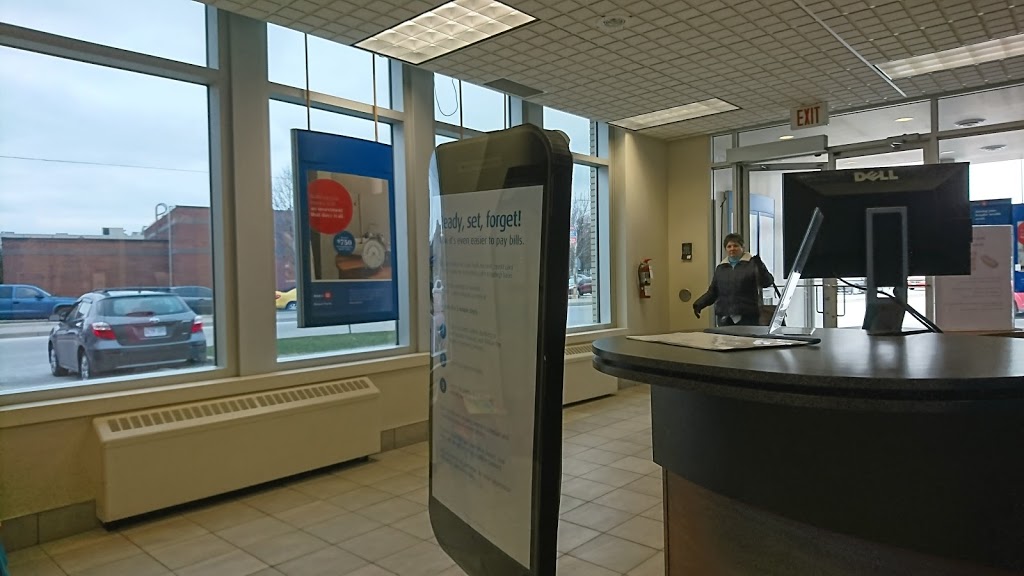 BMO Bank of Montreal | 1399 Grand Marais Rd W, Windsor, ON N9E 1E2, Canada | Phone: (519) 973-3367