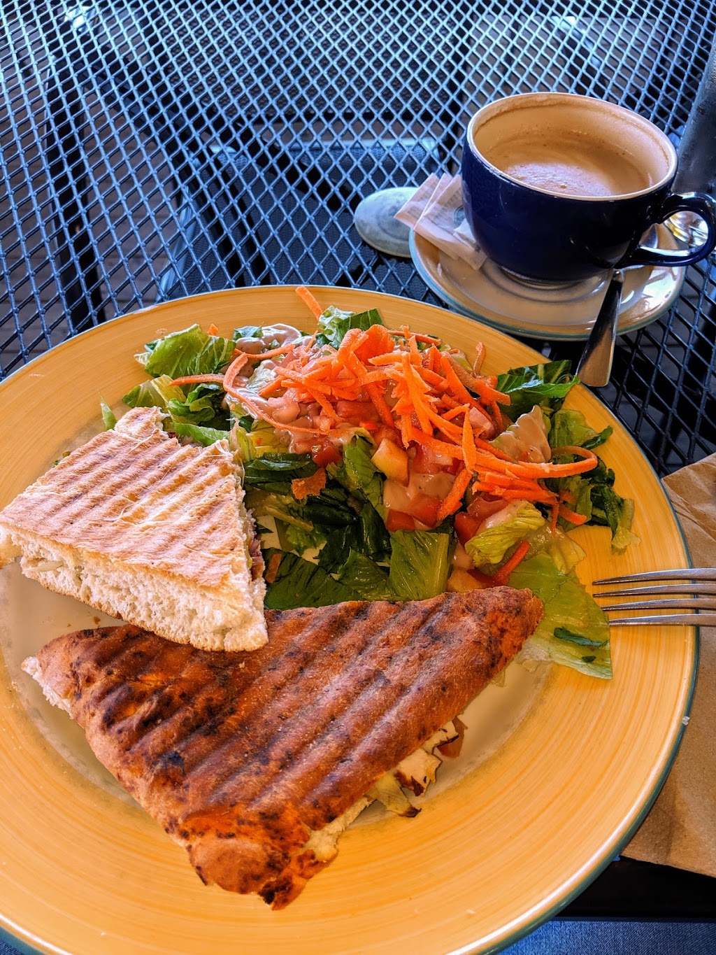 Cafe Archibald | 216 Gauvin Rd, Dieppe, NB E1A 1G8, Canada | Phone: (506) 853-7974