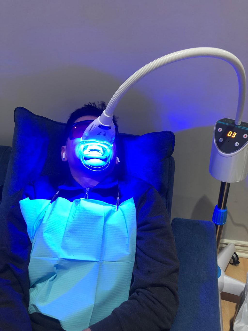 Teeth whitening academy | 70 Roseheath Dr, Maple, ON L6A 2B6, Canada | Phone: (647) 669-5164
