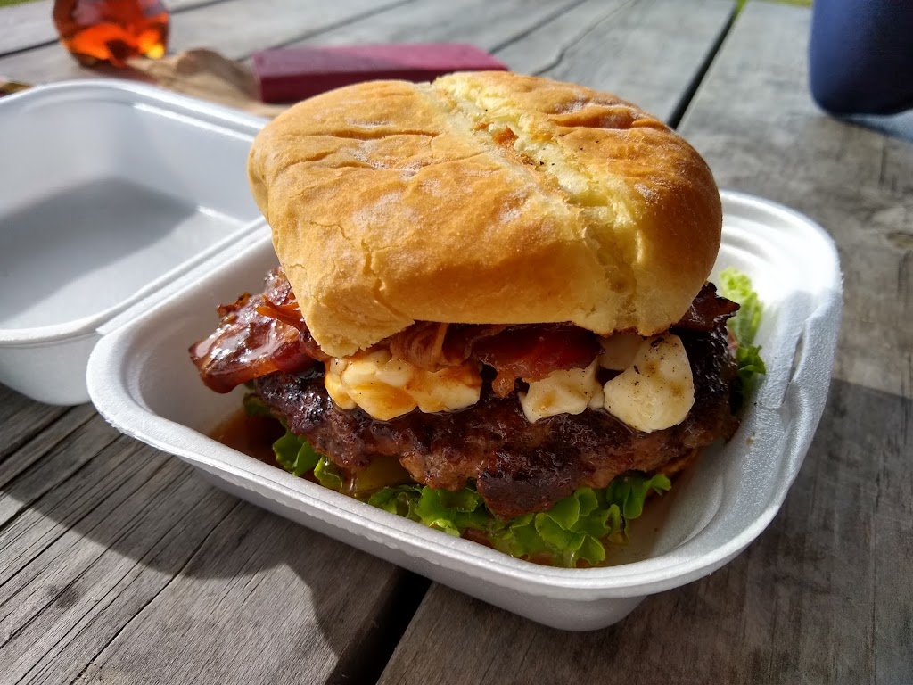 Le Smokn Bull | 1862 QC-148, Luskville, QC J0X 2G0, Canada | Phone: (819) 455-2600