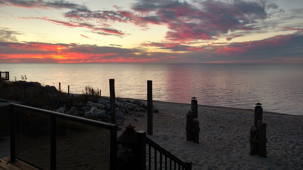 Le Crépuscule | 83 Twin Beach Rd, Oak Point, MB R0C 2J0, Canada | Phone: (204) 295-9751