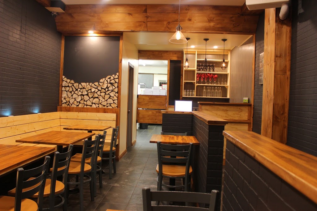 Roost & Grills | 1202 Bank St, Ottawa, ON K1S 3Y1, Canada | Phone: (613) 523-2255