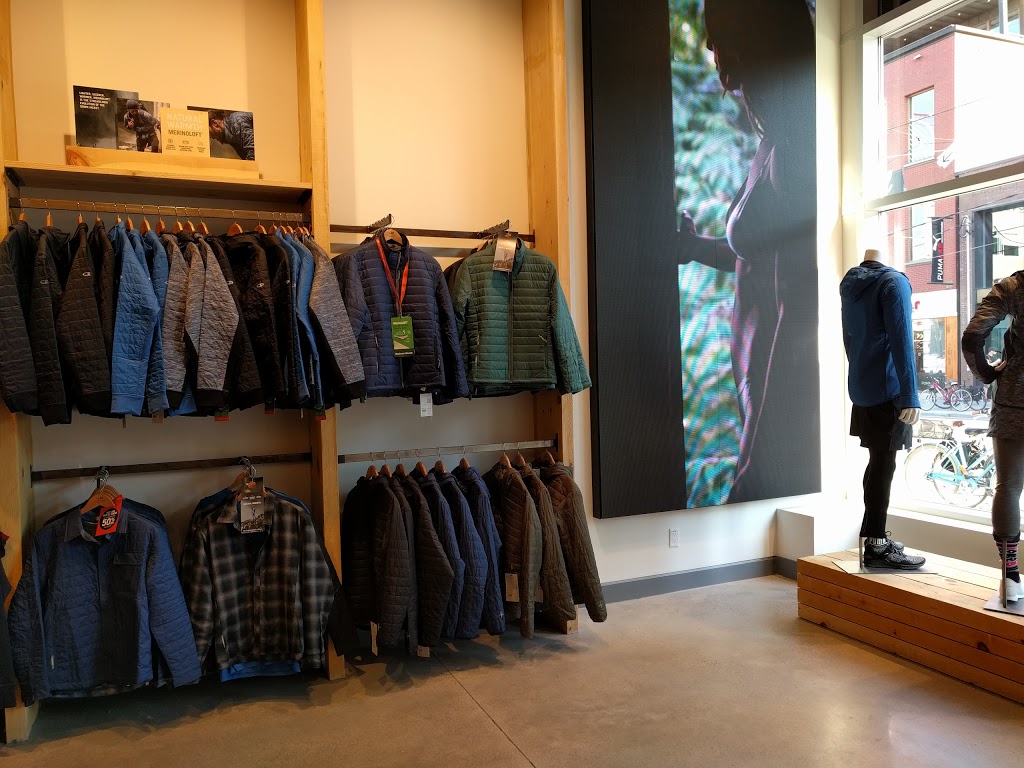 Icebreaker Toronto | 278B Queen St W, Toronto, ON M5V 2A1, Canada | Phone: (416) 596-9050