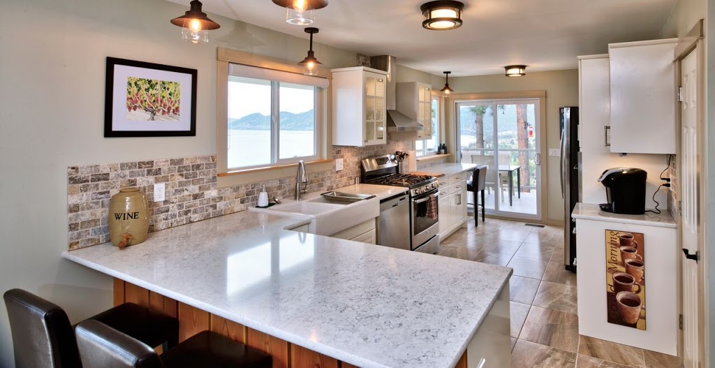 Peachland Eagles Nest B&B | 5816 Brown Pl, Peachland, BC V0H 1X4, Canada | Phone: (604) 786-9908