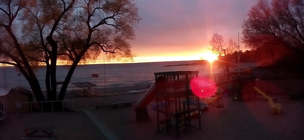 Sunport Beach Resort & Motel | 24 Tiny Beaches Rd S, Tiny, ON L0L 2J0, Canada | Phone: (705) 361-1617