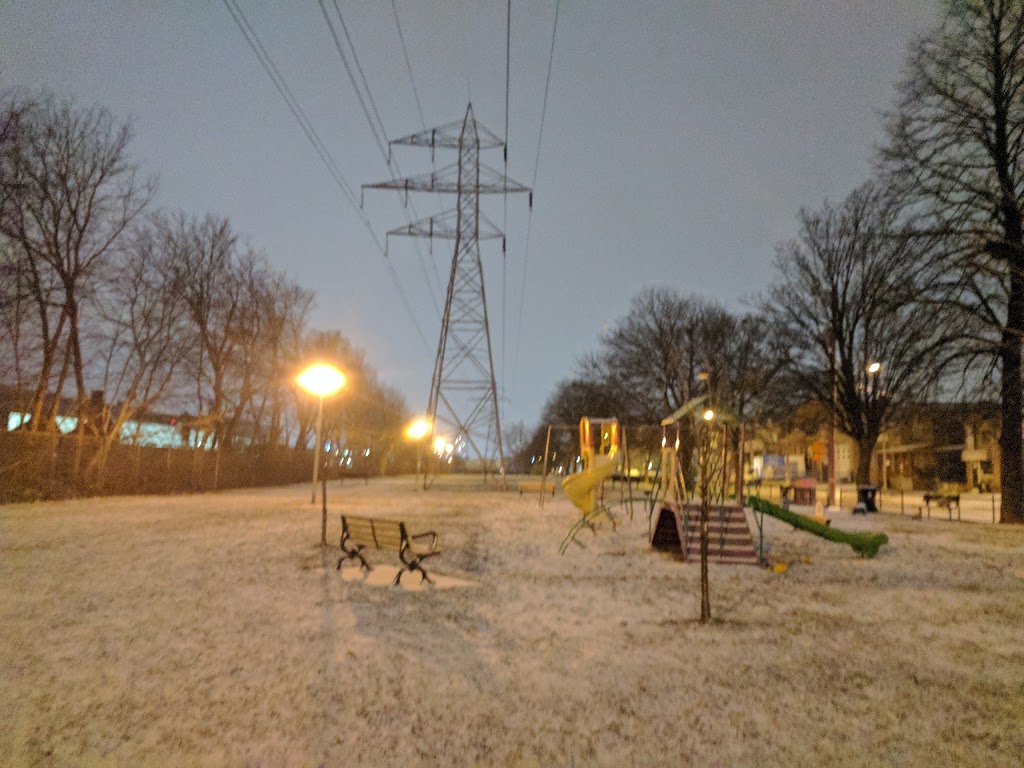 Geary Avenue Parkette | 15 Geary Ave, Toronto, ON M6H 4H1, Canada