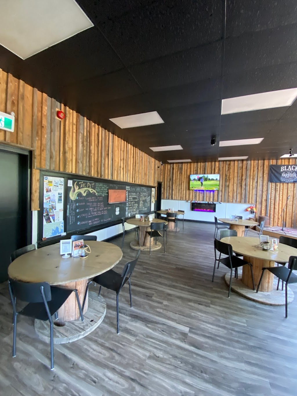 Black Harbour Distillery | 419 NS-329, Hubbards, NS B0J 1T0, Canada | Phone: (902) 702-3202
