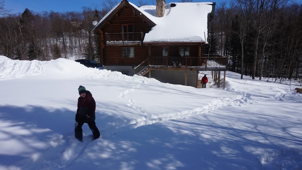 Chalet Huron | 520 Chemin des Pionniers, Labelle, QC J0T 1H0, Canada | Phone: (514) 545-4388