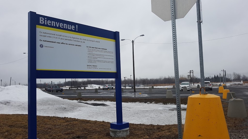 Stationnement | Unnamed Road, Saint-Constant, QC J5A 2S2, Canada