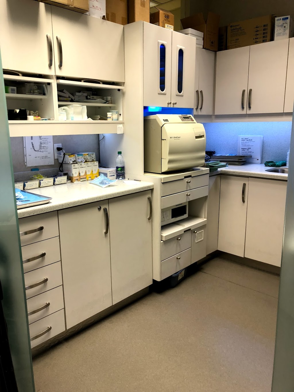 Eng R Oral & Maxillofacial Surg Dr | 1560 Yonge St, Toronto, ON M4T 2S9, Canada | Phone: (416) 921-7477