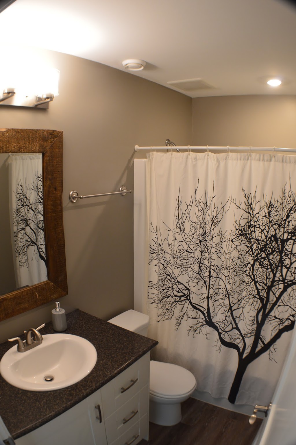 Woodland Cabins | 2772 Schmid Rd, Sorrento, BC V0E 2W1, Canada | Phone: (250) 803-4670