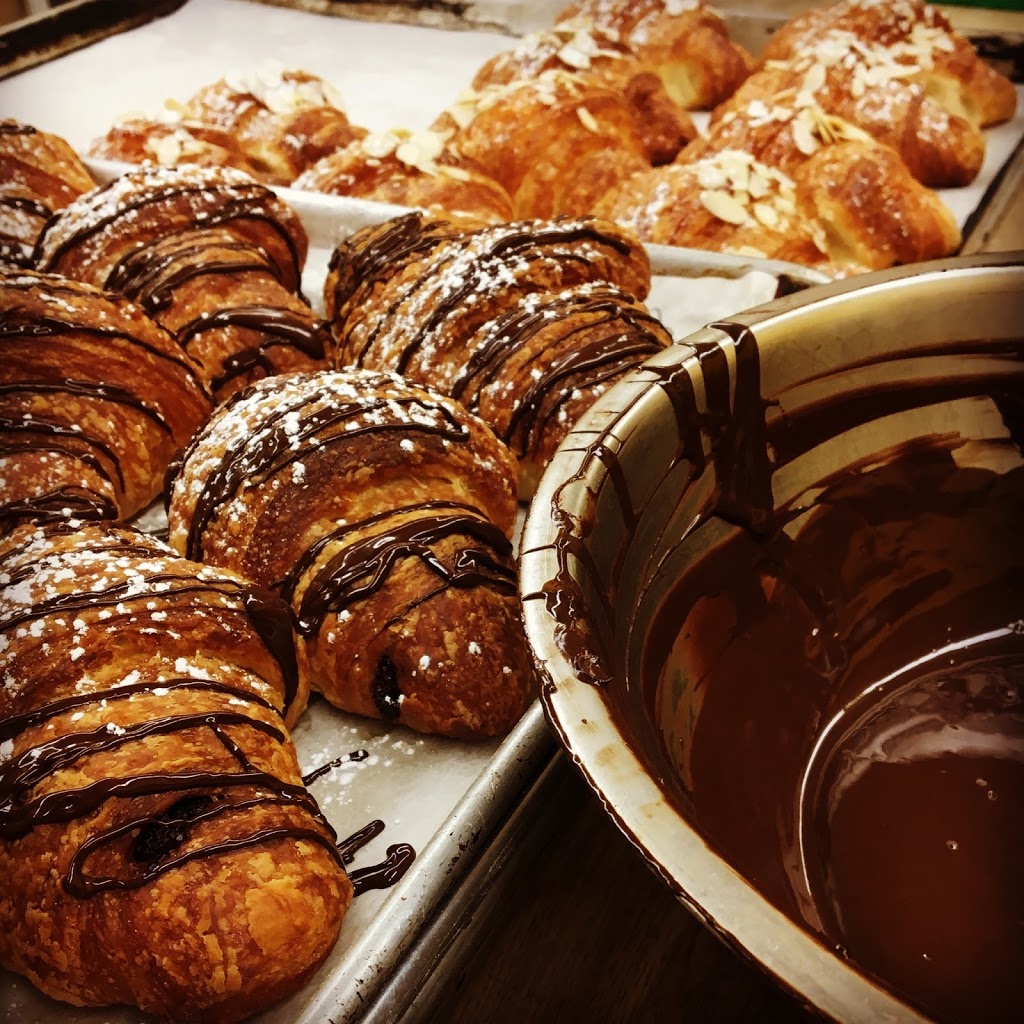 Celenas Bakery | 2036 Danforth Ave, Toronto, ON M4C 1J6, Canada | Phone: (416) 425-2895