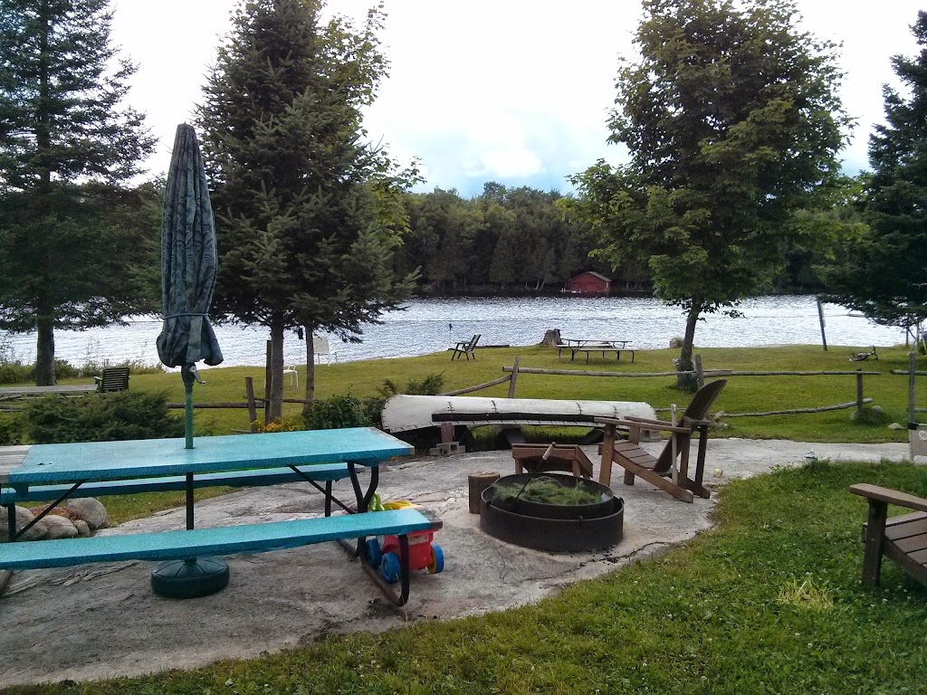 Ahmic Lake Resort | 50 Robinson Dr, Magnetawan, ON P0A 1P0, Canada | Phone: (705) 387-3853