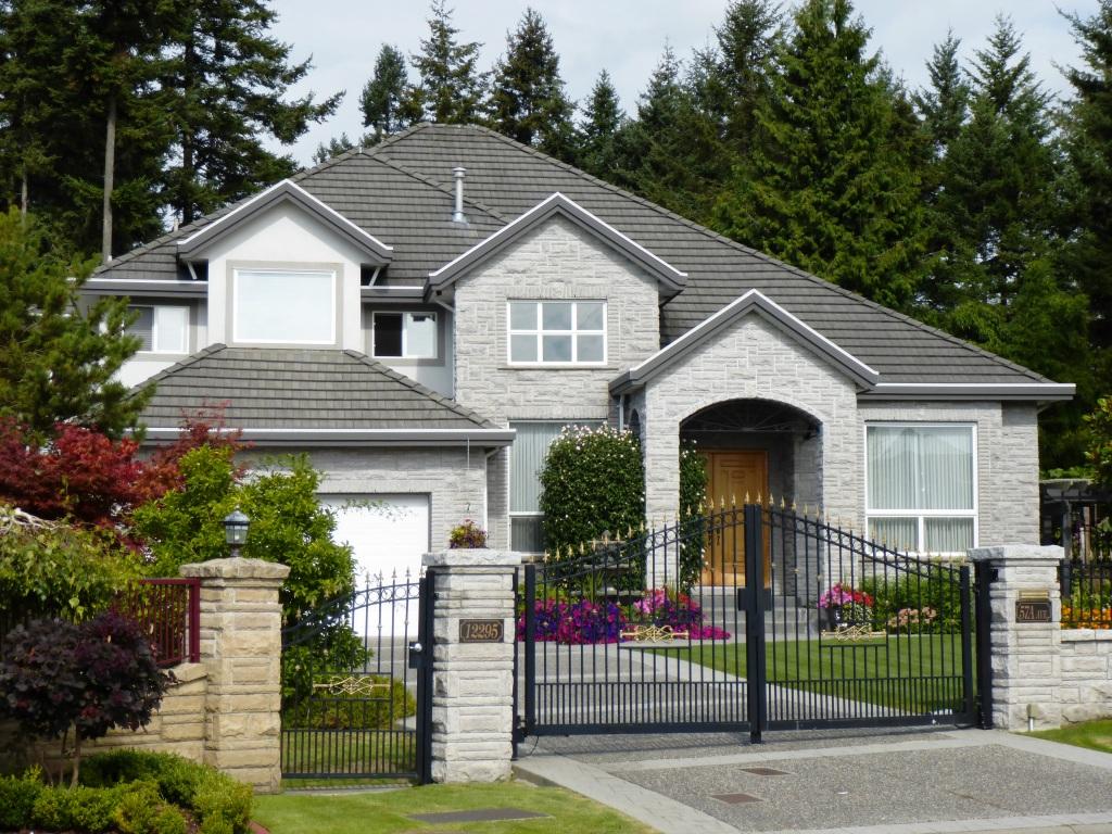 Homelists South Surrey White Rock | 1483 King George Blvd, Surrey, BC V4A 4Z5, Canada | Phone: (604) 537-9407
