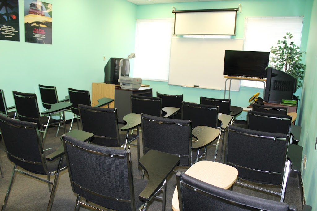 Assured-Plus Driving School | 3476 Glen Erin Dr #201, Mississauga, ON L5L 3R4, Canada | Phone: (905) 820-4389