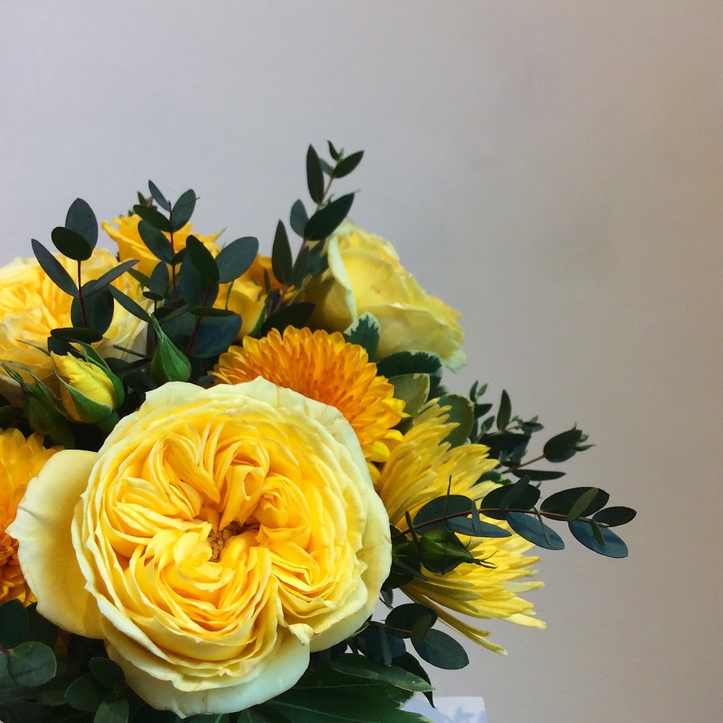 Avenue Flower | 294 Roncesvalles Ave Suite 2, Toronto, ON M6R 2M4, Canada | Phone: (416) 922-0348