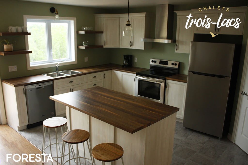 Chalets Trois-Lacs | 24 Rue Filteau, Saint-Rémi-de-Tingwick, QC J0A 1K0, Canada | Phone: (819) 679-4122