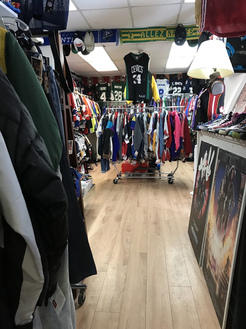 TrickyInc | 2V4, 77 Donegani Ave, Pointe-Claire, QC H9R 2W1, Canada | Phone: (514) 501-7015
