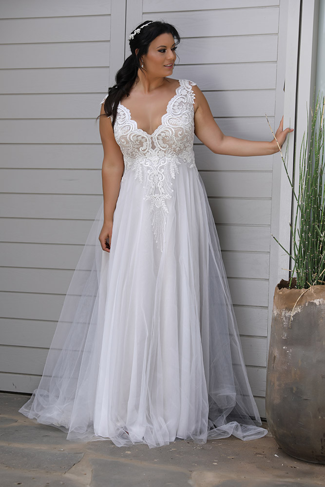 More 2 Love Bridal | 2921 Lake Shore Blvd W, Etobicoke, ON M8V 1J3, Canada | Phone: (647) 352-5683