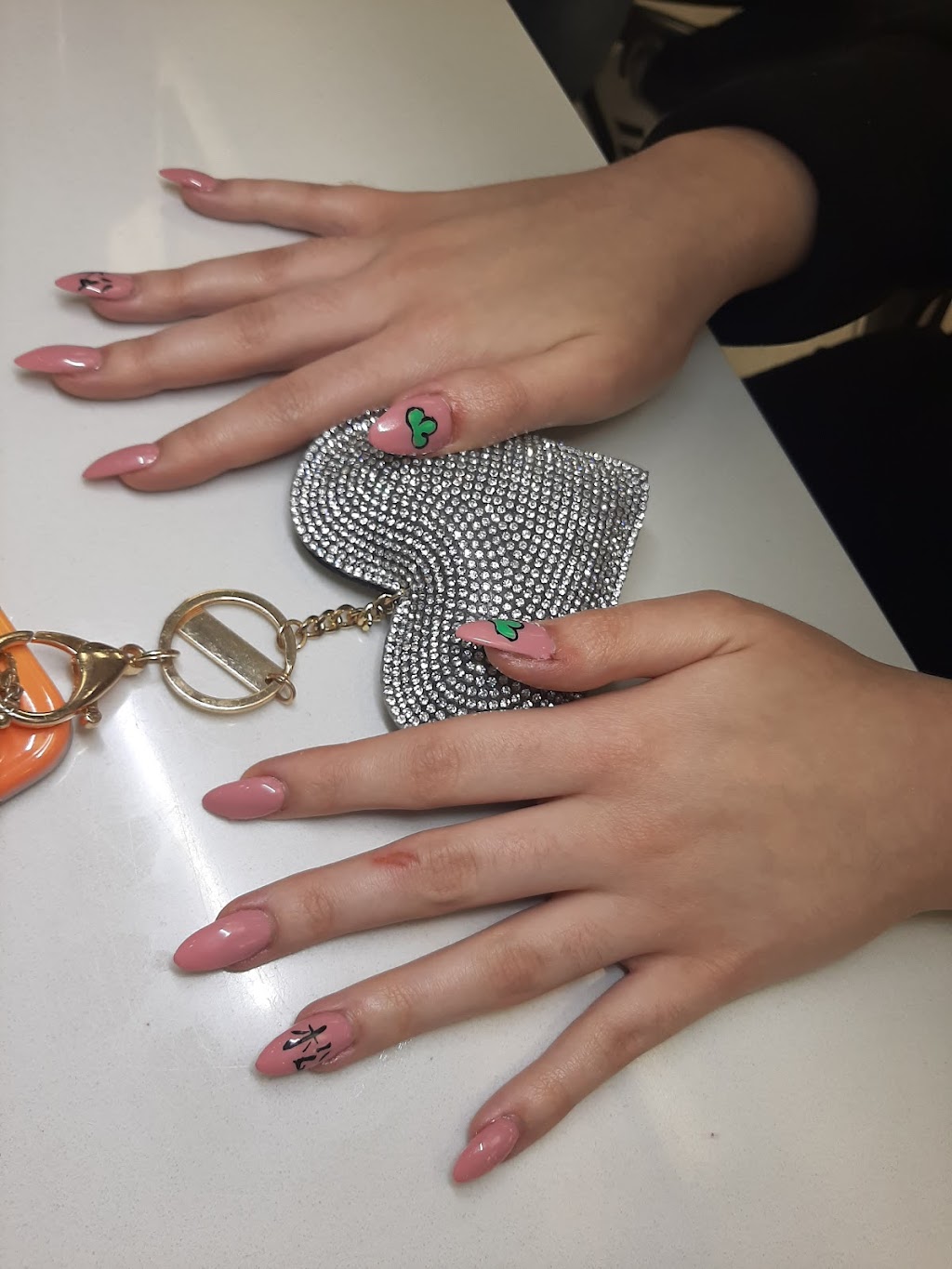 L & L Nails Salon | 1005 Ottawa St N #9, Kitchener, ON N2A 1H2, Canada | Phone: (519) 896-7122
