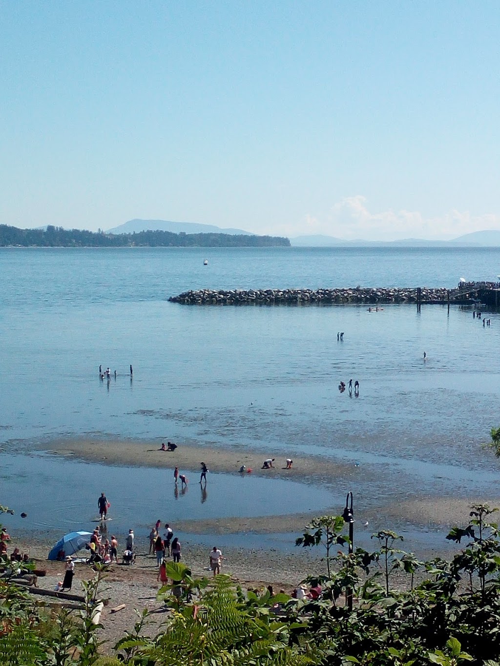 Memorial Park Comfort Station • Public Washrooms • Shower | 15322 White Rock Promenade, White Rock, BC V4B 1E2, Canada | Phone: (604) 541-2100