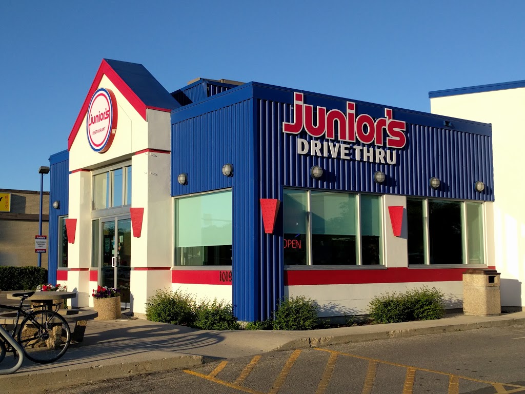 Juniors Restaurant | 1019 McPhillips St, Winnipeg, MB R2X 2K6, Canada | Phone: (204) 589-6777